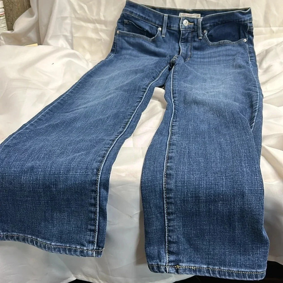 Levi Strauss 314 SHAPING STRAIGHT WOMEN'S JEANS. Size 30. NWOT - Picture 5 of 6